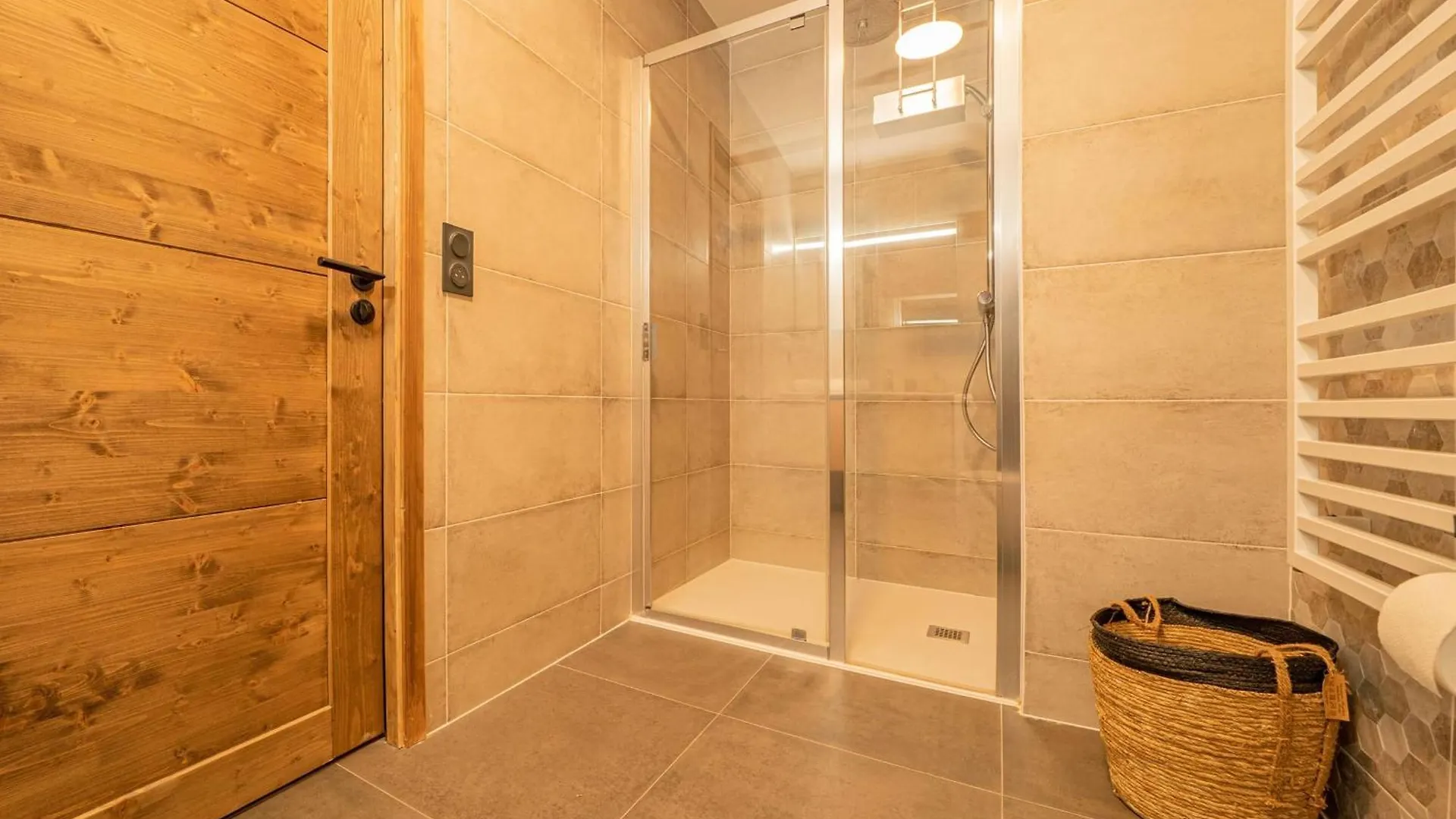 Perle Blanche - Brand New 2 Bedroom Apartment Perfectly Located Chamonix