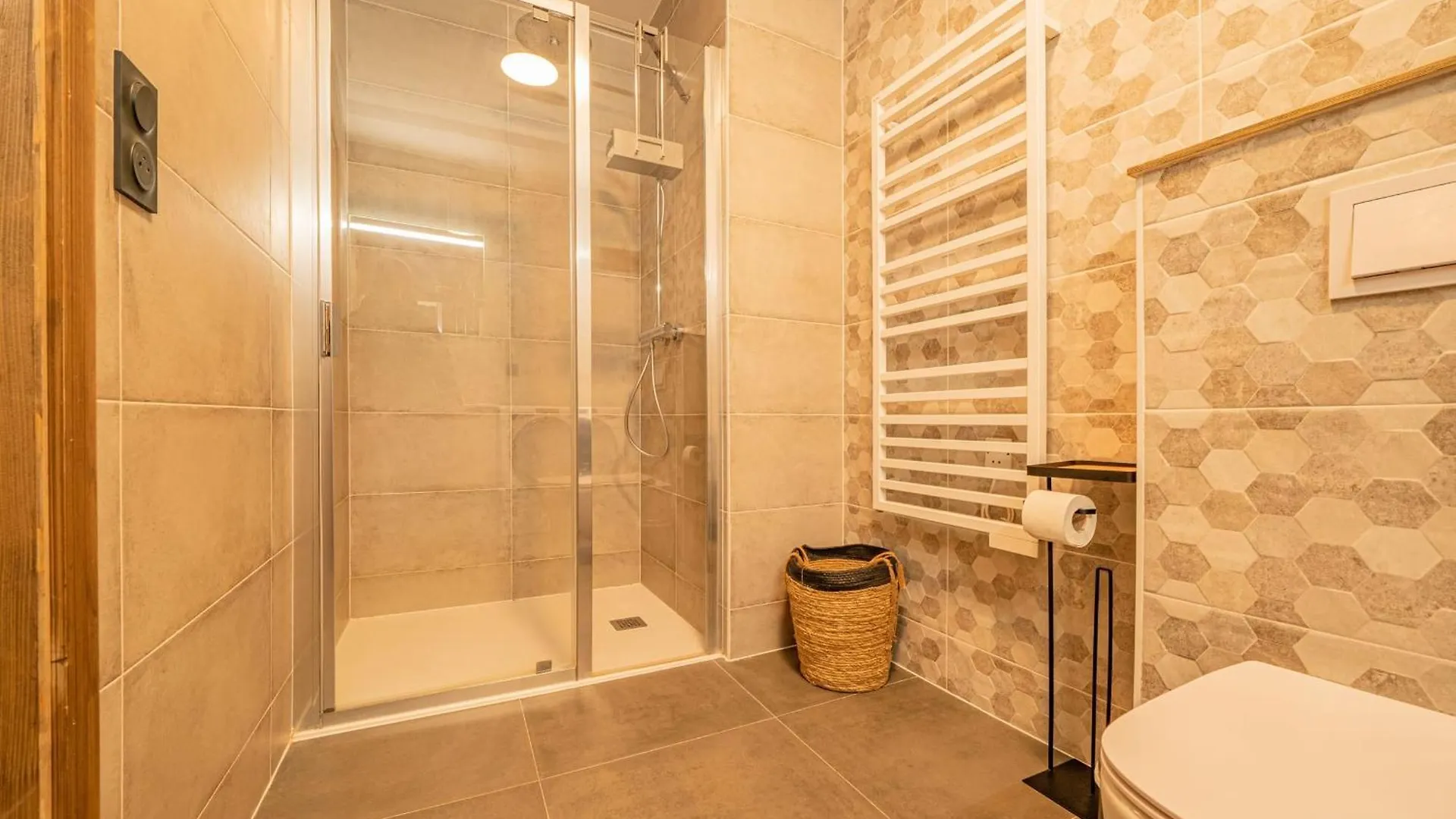 Perle Blanche - Brand New 2 Bedroom Apartment Perfectly Located Chamonix