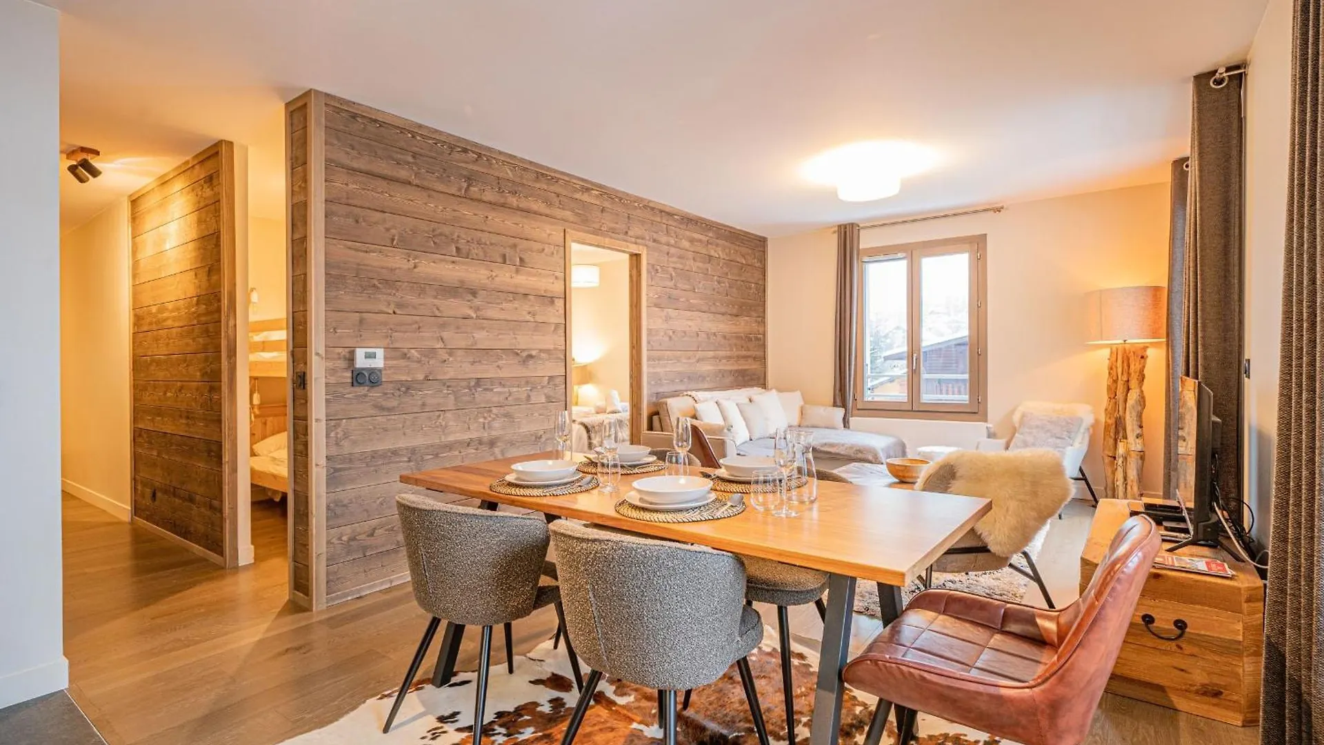 Perle Blanche - Brand New 2 Bedroom Apartment Perfectly Located Chamonix 0*,  France
