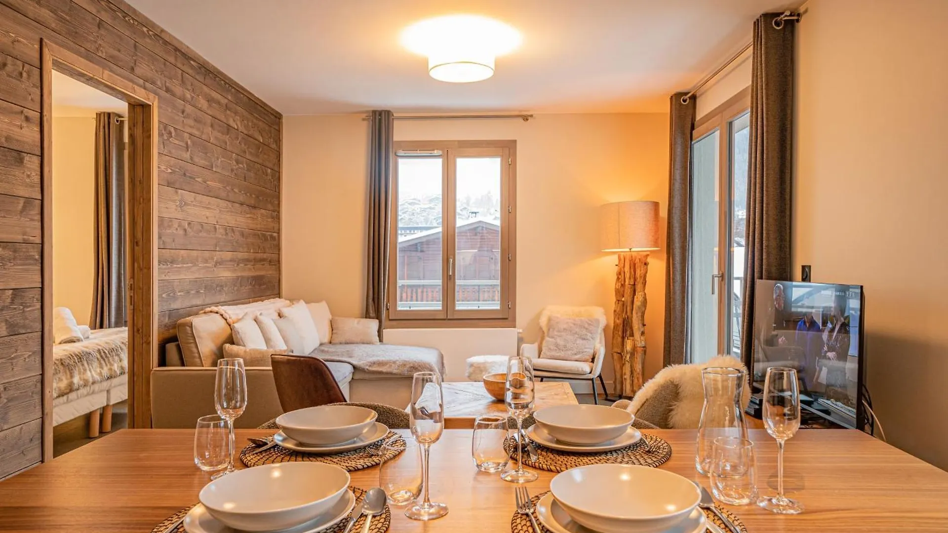 Perle Blanche - Brand New 2 Bedroom Apartment Perfectly Located Chamonix 0*,  France